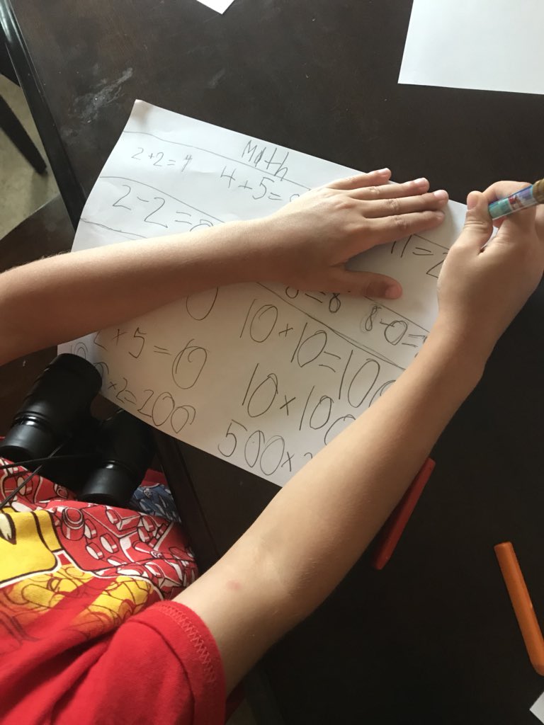 effortfuleduktr's tweet photo. 6 year old.
Math.
Brain only.
No finger counting.
Nailed it. https://t.co/lHbqWIrLwf