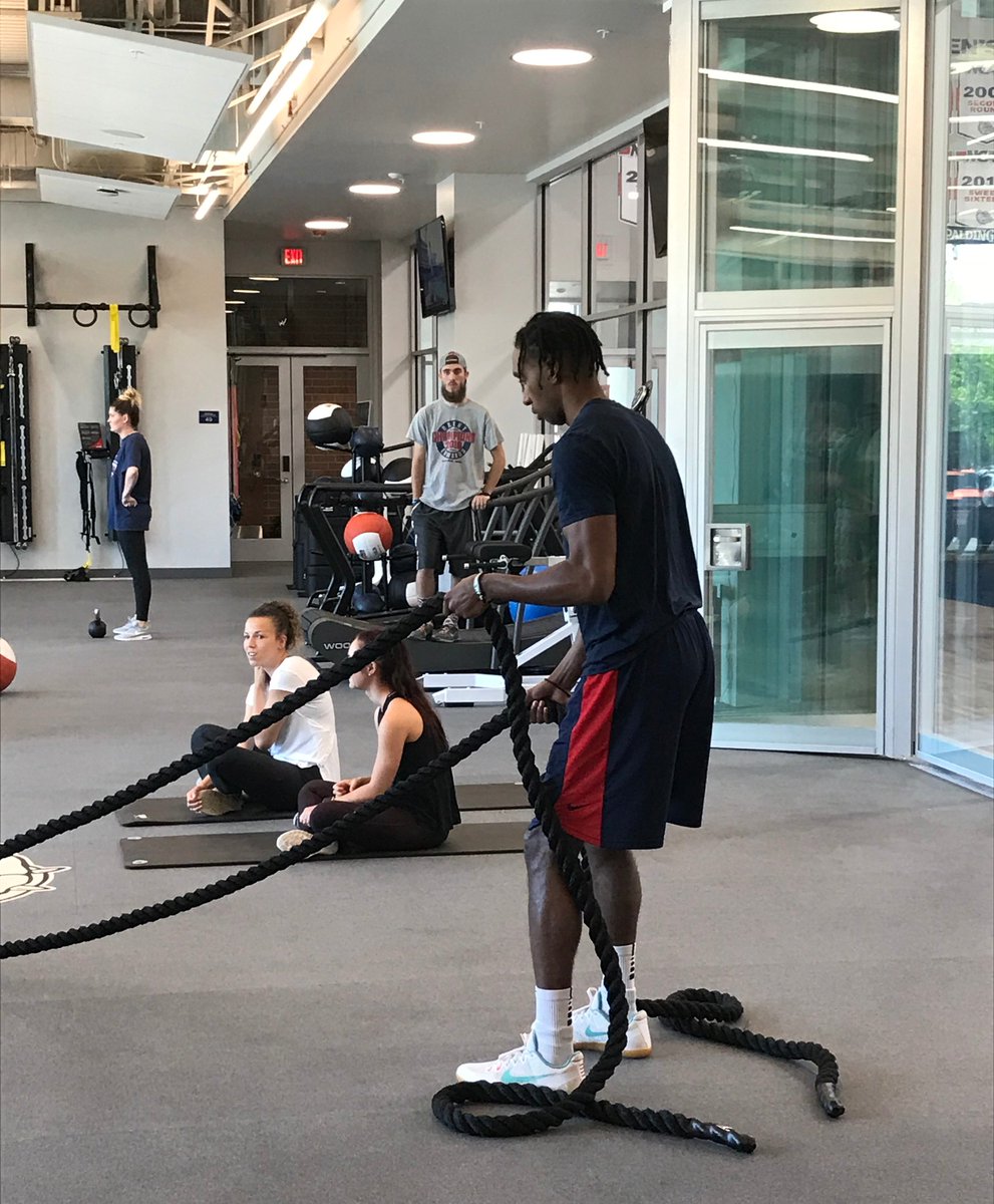 ALSCArchitects's tweet photo. Behind the scenes of our photo shoot at @GonzagaU Volkar Athletic Center. Thanks @tonyroslund for your attention to detail in bringing this project to life through photography! #ALSCprojects #Volkar #GoZags https://t.co/Yc8DJzyZW9