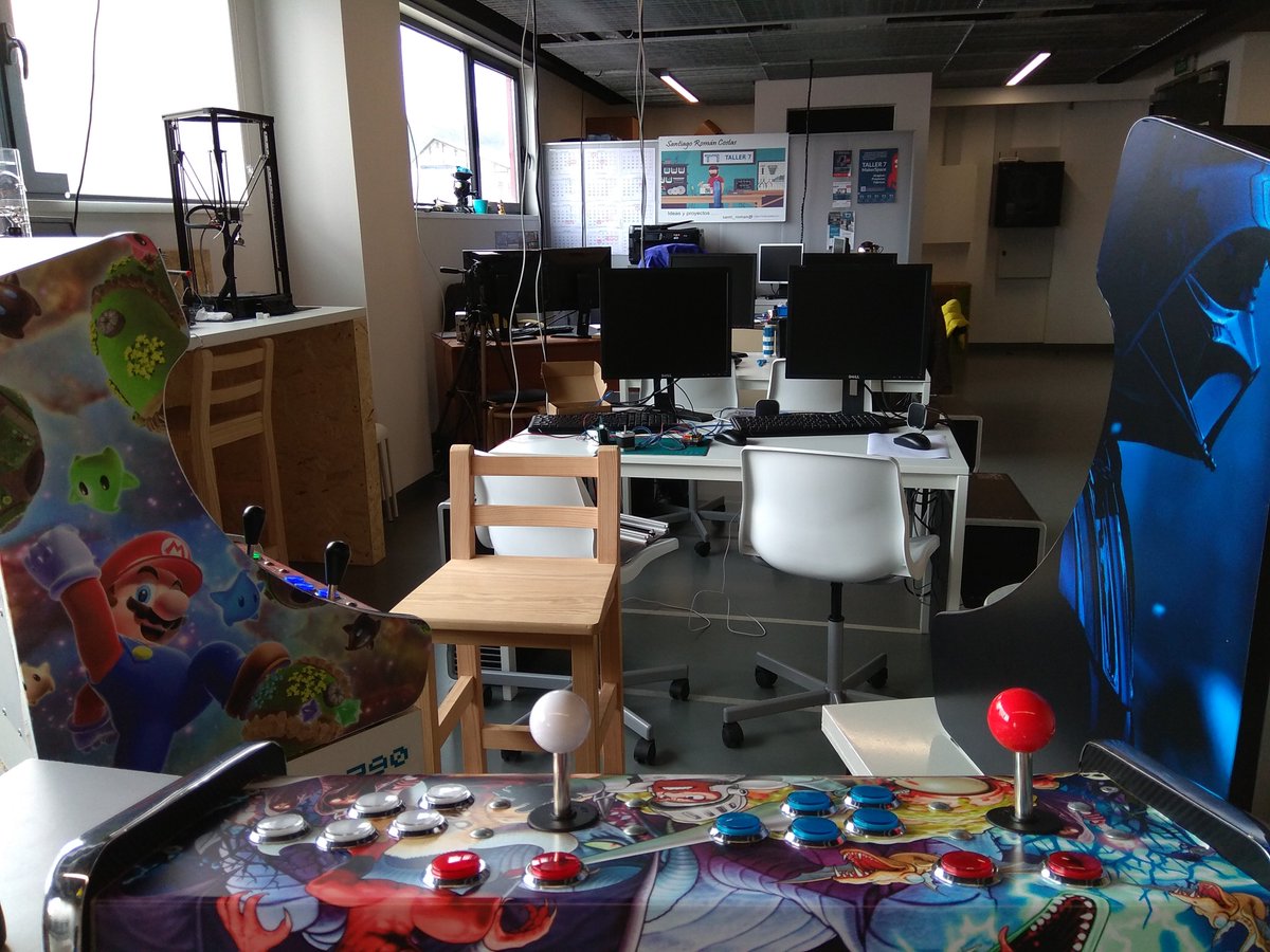 Taller7Maker's tweet photo. Creo que ya estamos preparados !!....Si queréis probarlas, mañana Sábado día 2,estaremos en @Logingamingbar acompañados por @duplostudio echando unas partiditas..... https://t.co/2d06TlVdHg