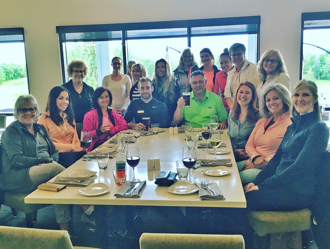 BelvedereGCC's tweet image. Ladies’ Golf &amp;amp; Wine kicked off again last night and was a blast! #belvederegcc #whyibelong #ladiesgolf #lpga #winetime