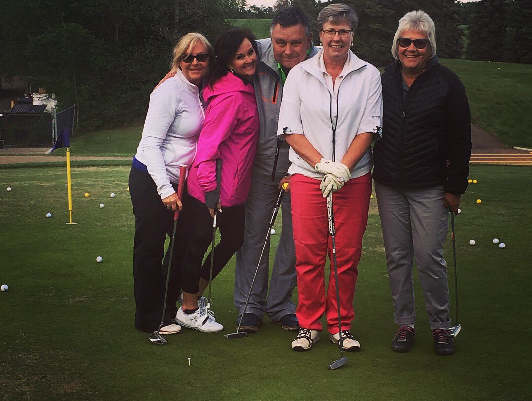 BelvedereGCC's tweet image. Ladies’ Golf &amp;amp; Wine kicked off again last night and was a blast! #belvederegcc #whyibelong #ladiesgolf #lpga #winetime