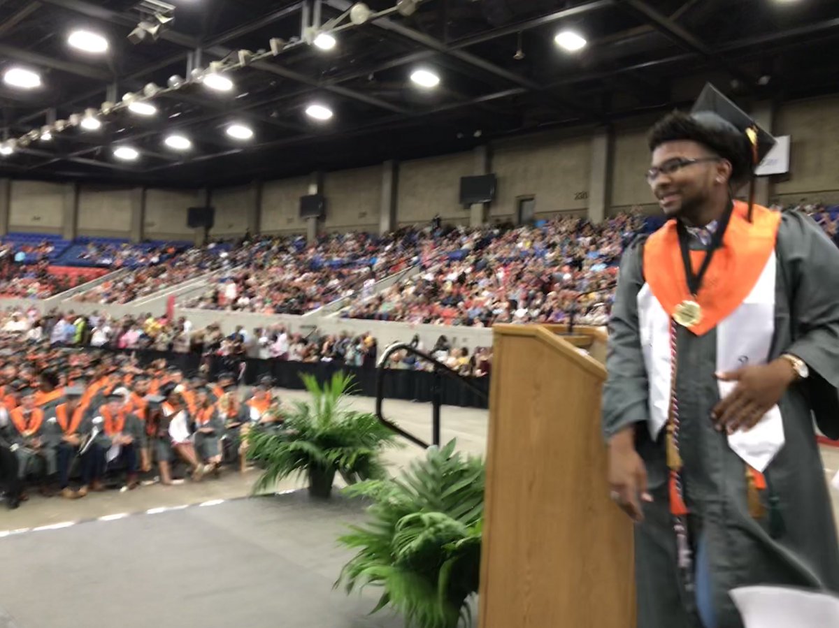 ChrisBradyKY's tweet photo. Congratulations to the @FernCreekHigh Class of 2018! #Creekers have got this on lock.
#WeAreJCPS #JCPS2018 #FCProud https://t.co/gehSpWzYcB