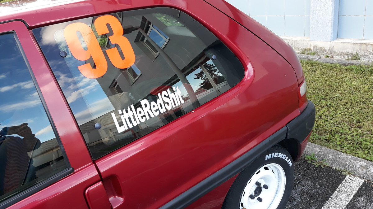 ConnardEnRando's tweet photo. @_Amixem Tu pense quoi de ma nouvelle déco pour la côte !? 😬😜 #LittleRedShit #CitroenSport #Rallye https://t.co/BVfOUHxyj2