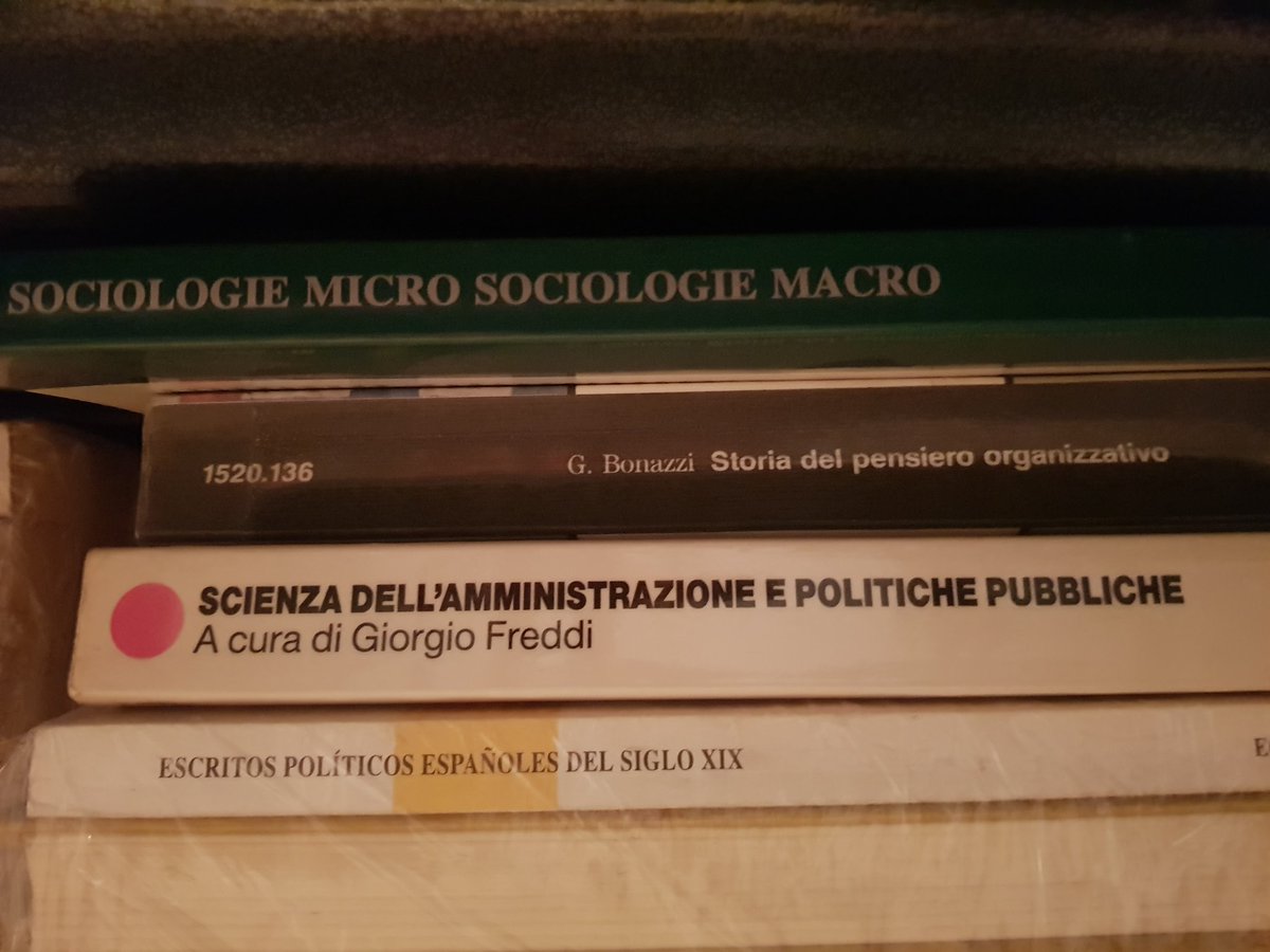 DaniMoni72's tweet photo. E poi vai in cantina convinta di trovare qualcosa da buttare per fare spazio ad altri libri ma... non se ne parla proprio! #scienzepolitiche #genova #110lode #beivecchitempi @GP_ArieteRosso c'è pure Lei! https://t.co/e8I9X7DJwN