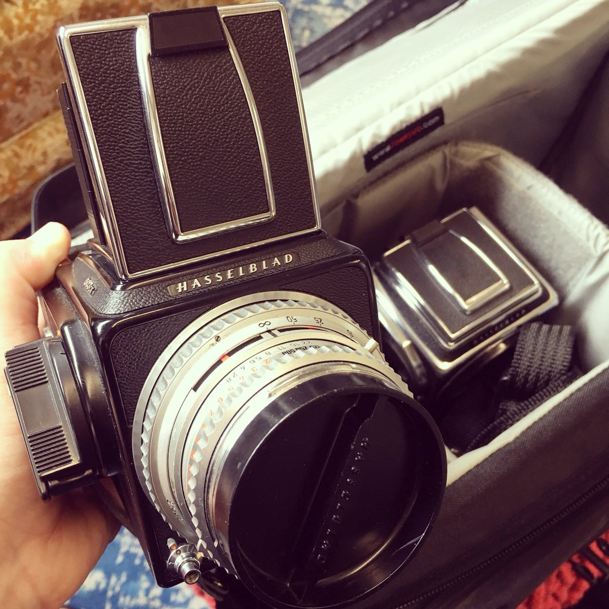 megancharland's tweet photo. Now, to go out and take some photos! 📷🖤🎞 https://t.co/Lhv5G7M6US #filmisnotdead #mccccstudio #rocdarkroomclub #hasselblad #hasselblad503cx #hasselblad500elx #shootfilmstaybroke https://t.co/ILGu9oZcxE