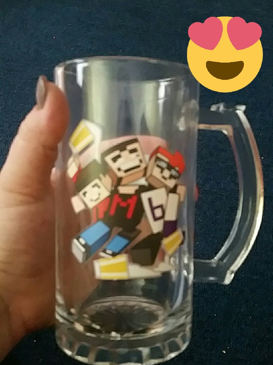 AuntKitty93's tweet photo. Yay! It came! I love it! @markiplier https://t.co/coxebpCnJQ