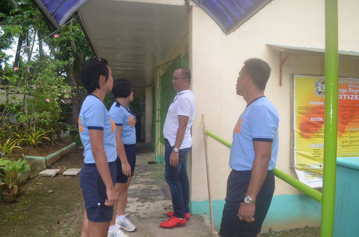 Pclosdn's tweet photo. Coordination and attendance with Mr Hermiette Lerog, Asst Principal II of Caraga Regional Science High School on Brigada Eskwela 2018. 6.1.2018 @CrimeLaboratory @rclo_13 https://t.co/XJy4bUGx6o