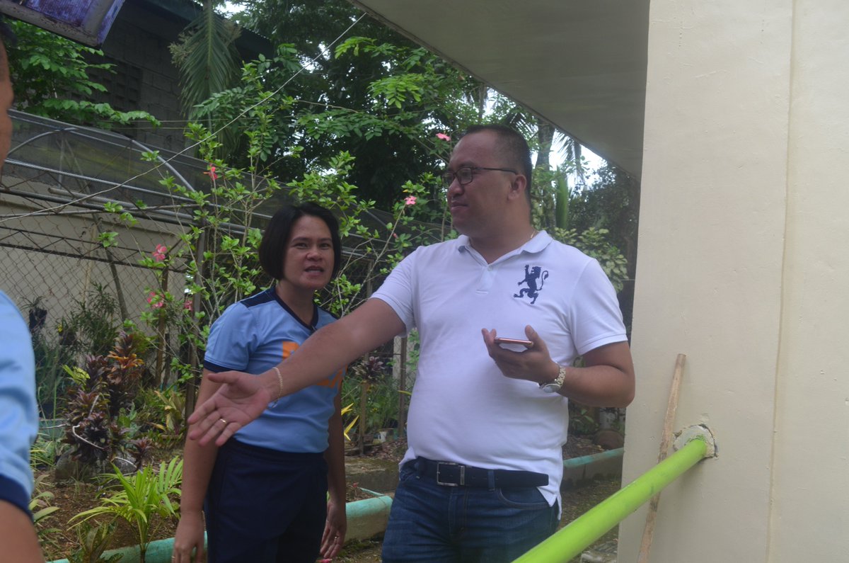 Pclosdn's tweet photo. Coordination and attendance with Mr Hermiette Lerog, Asst Principal II of Caraga Regional Science High School on Brigada Eskwela 2018. 6.1.2018 @CrimeLaboratory @rclo_13 https://t.co/XJy4bUGx6o