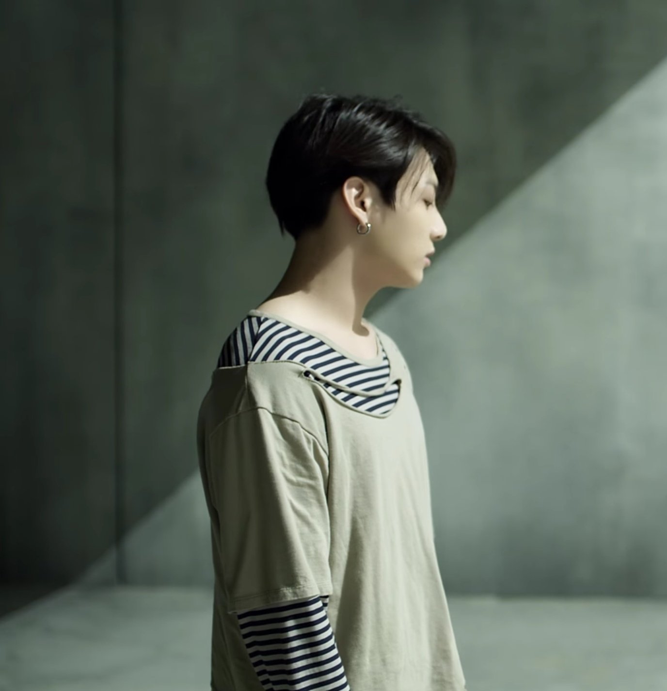 모모 の実 グクとマホトさんの服オソロじゃんw T Co Gjjtmr7gbt Twitter