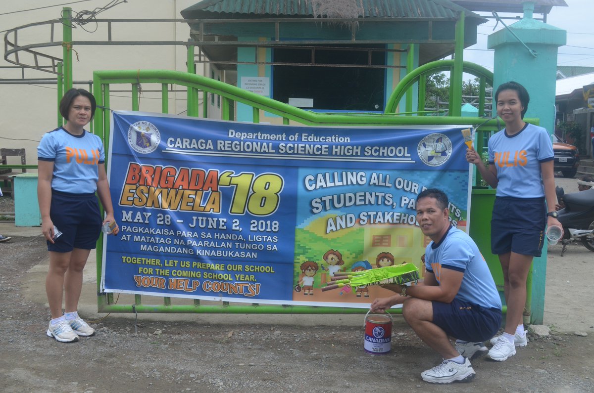 Pclosdn's tweet photo. Brigada Eskwela 2018 at Caraga Regional Science High School (CRSHS) through repainting their perimeter fence on June 1, 2018 9AM. @CrimeLaboratory @rclo_13 https://t.co/vM7BU3BGSl