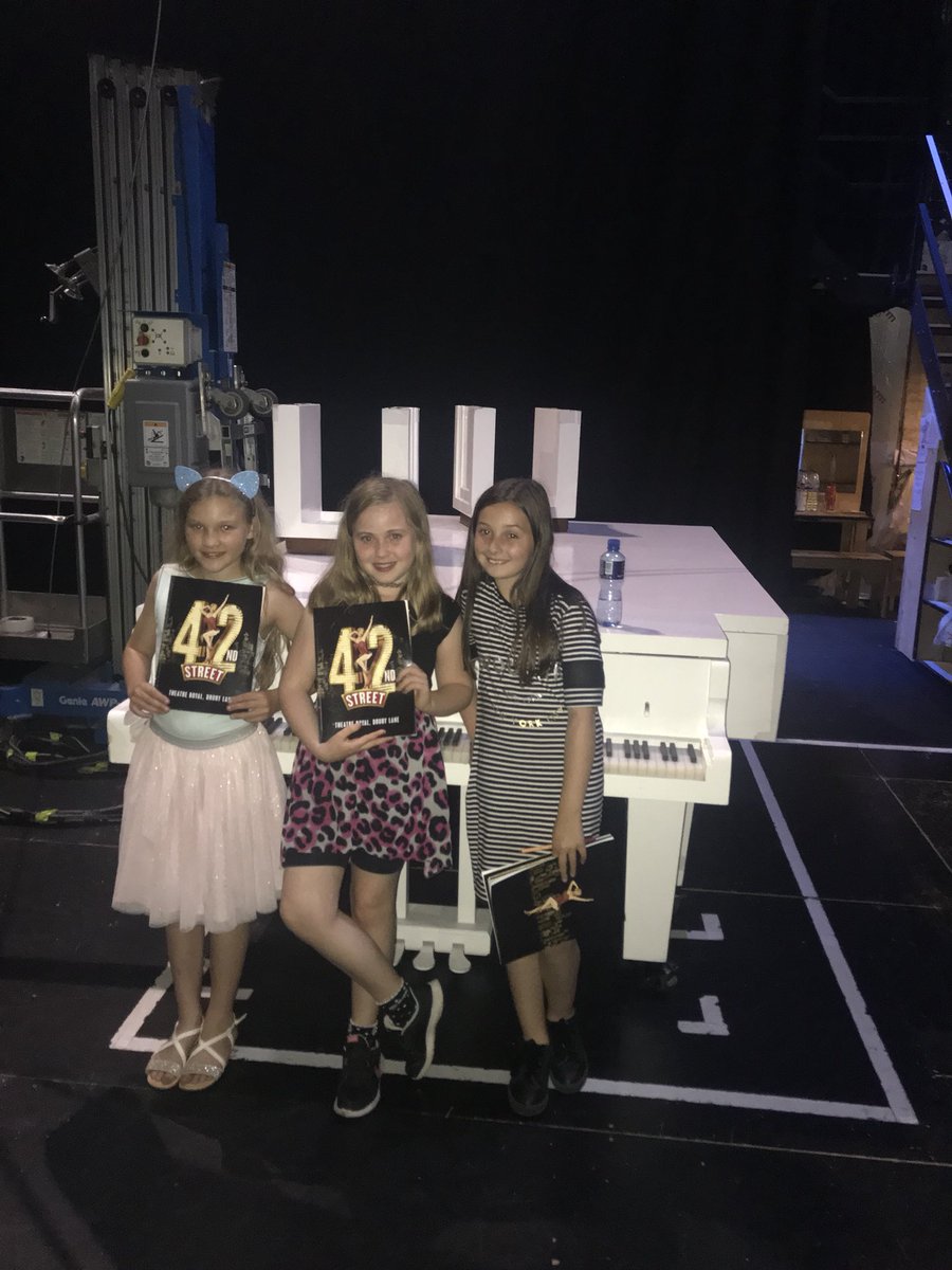 BBCupcakes's tweet photo. What an absolute fantastic evening, great company and very well behaved dance friends, thanks a million @matthewgoodgame , truly wonderful evening #42ndstreet https://t.co/qmwzt6limC
