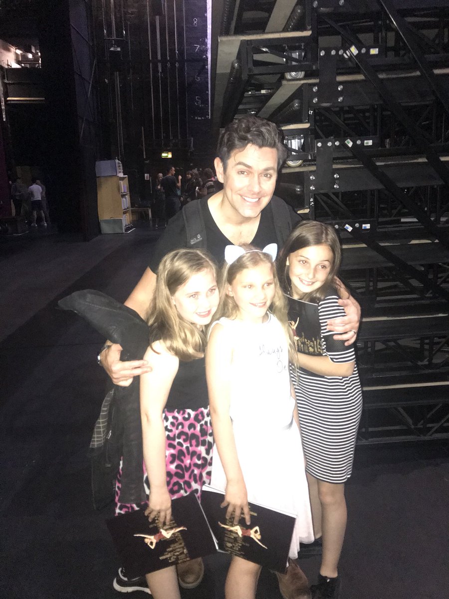 BBCupcakes's tweet photo. What an absolute fantastic evening, great company and very well behaved dance friends, thanks a million @matthewgoodgame , truly wonderful evening #42ndstreet https://t.co/qmwzt6limC