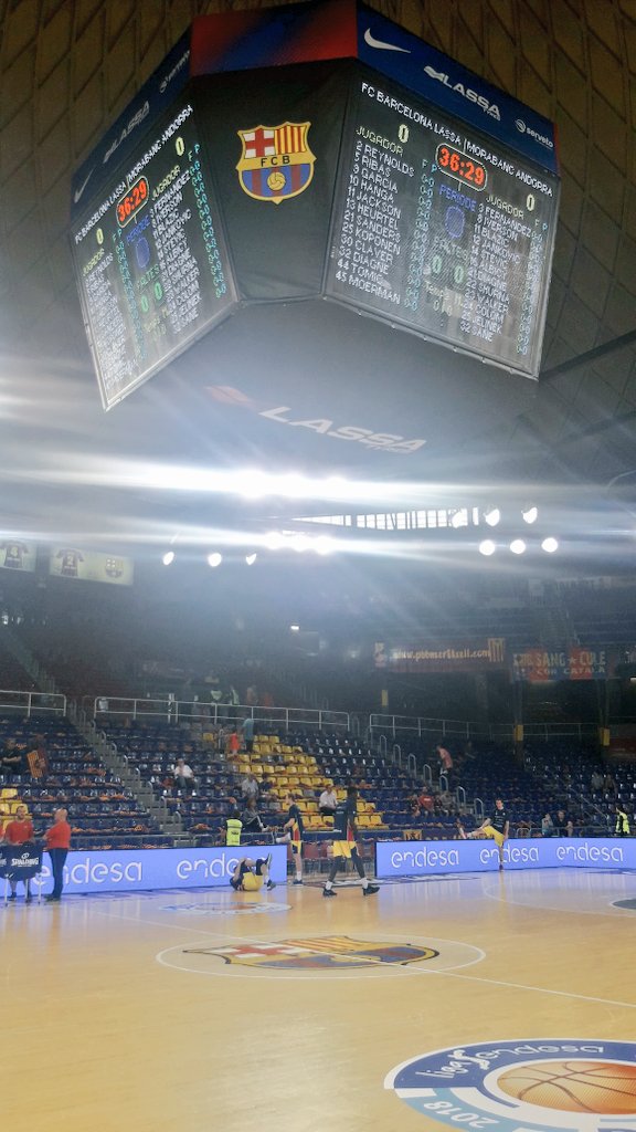 PaulaMartinez6_'s tweet photo. Seguim sumant experiències (avui tarda de bàsquet al Palau) i molts bons moments en equip. 
Gràcies per fer-me tan feliç! #PBM1 #FCBarcelona https://t.co/vXIBs6Ka9g