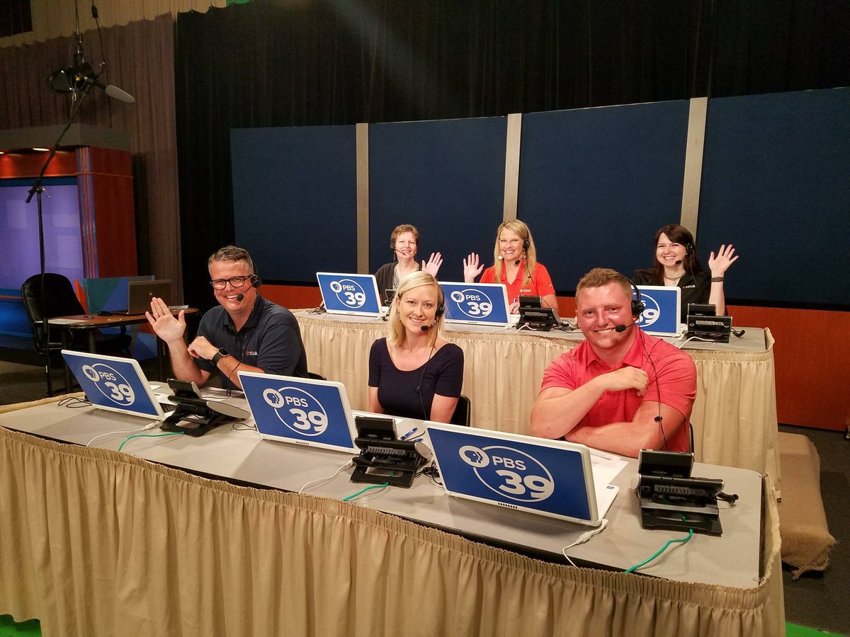STARFinancial's tweet photo. STAR team members enjoyed volunteering at the @PBS39FtWayne fund drive today. #growingbyserving https://t.co/pnDELUcktO