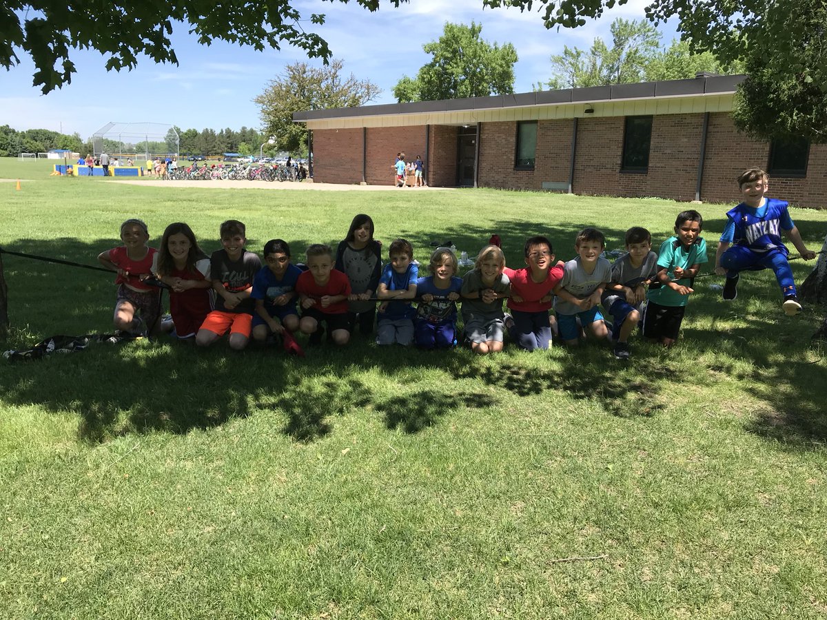 Rindo3rdGW's tweet photo. Slacklining lunch break! #gwgreats https://t.co/WP9dJNQXQx