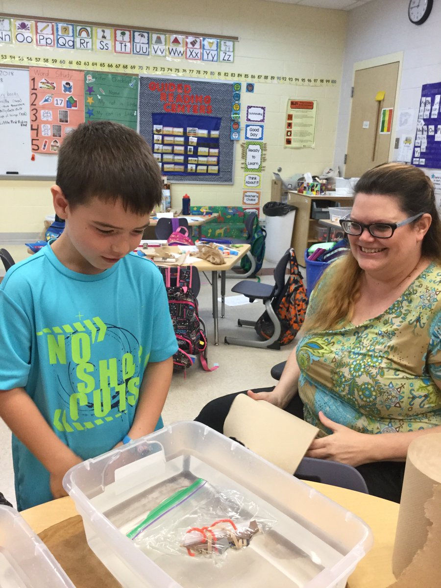 EKirkSTEM's tweet image. Designing and building floatation devices for our sinking toys in Ms. Mell’s K class! @FRESWarriors #pcpsFRES #sinkfloat #STEM