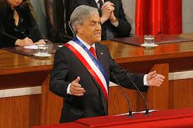 eguilamancilla's tweet photo. Chiste de Piñera.
A propósito del apoyo del Gobierno al movimiento Feminista: ""Hagamos un juego. Las mujeres se tiran al suelo y se hacen las muertas, y nosotros, los hombres nos tiramos encima y nos hacemos los vivos". https://t.co/szbObjnVIg https://t.co/shKmUJjeZO