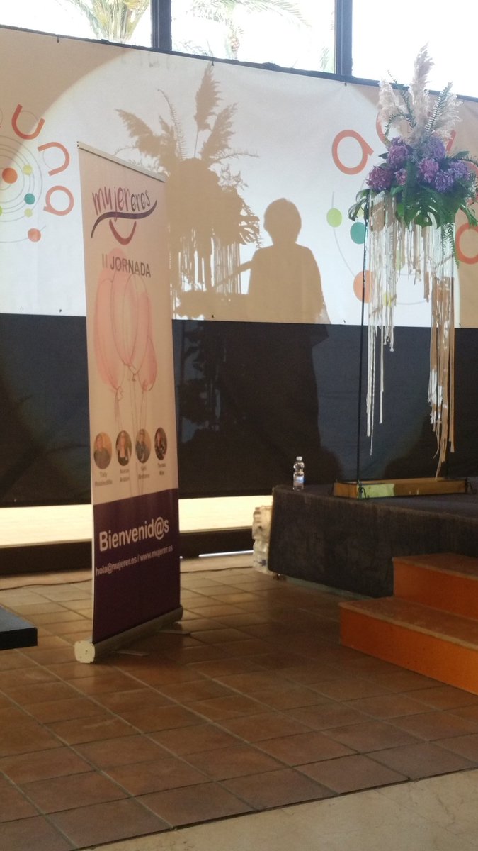 Redconciliadas's tweet photo. En #mujerer.es escuchando historias de vida de #mujeres https://t.co/hzjWssYuYk