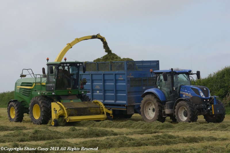 sgcaseyck25's tweet photo. #silage2018 made a break for Ballinhassig & Kinsale last night. A hug word of thanks to @bdonovan1053 for his help. Well worth the trip even with the sea fog. @JohnDeere #Deeresighting @NHAG_UKandROI #Grass18 https://t.co/t2t45BYUcT