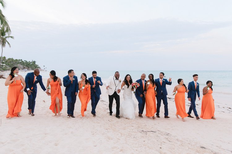 DestWedDetails's tweet photo. This wedding in the #DominicanRepublic is proof that smaller CAN be better! Details of this gorgeous #destinationwedding up on the blog today!
https://t.co/8ukFt8Zjc9 https://t.co/03TlnuqbTz