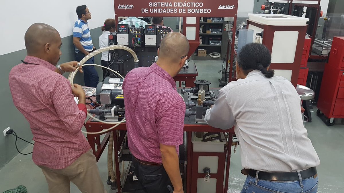 InadehOficial's tweet image. Instructores que impartirán las capacitaciones en el nuevo Centro que el INADEH inaugurará en el Área Económica Especial Panamá Pacífico  actualizan sus conocimientos #UnMejorInadeh @sertvnoticias @APP_GOB_PA @radiopanama