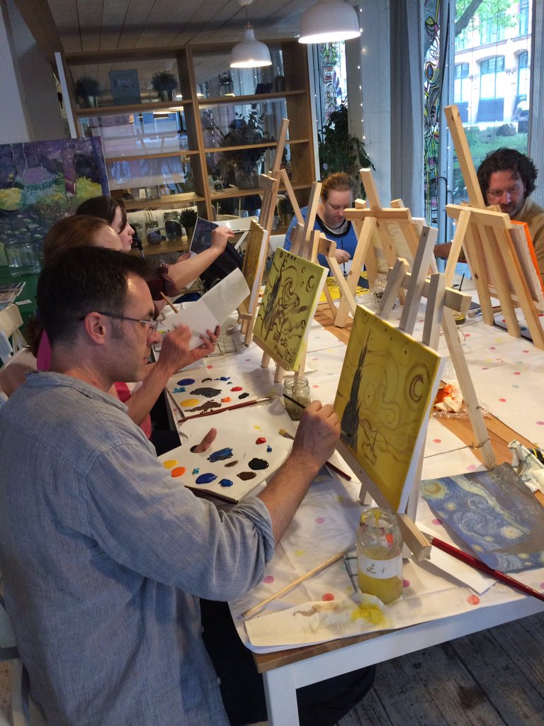 FloatingArtMCR's tweet photo. Offering affordable art classes to the #manchester community. Currently we have classes in the City Centre and Walkden. #artlovers #artwork #northernquarter #ManchesterArena #ilovemcr https://t.co/KyKeBC0tvN