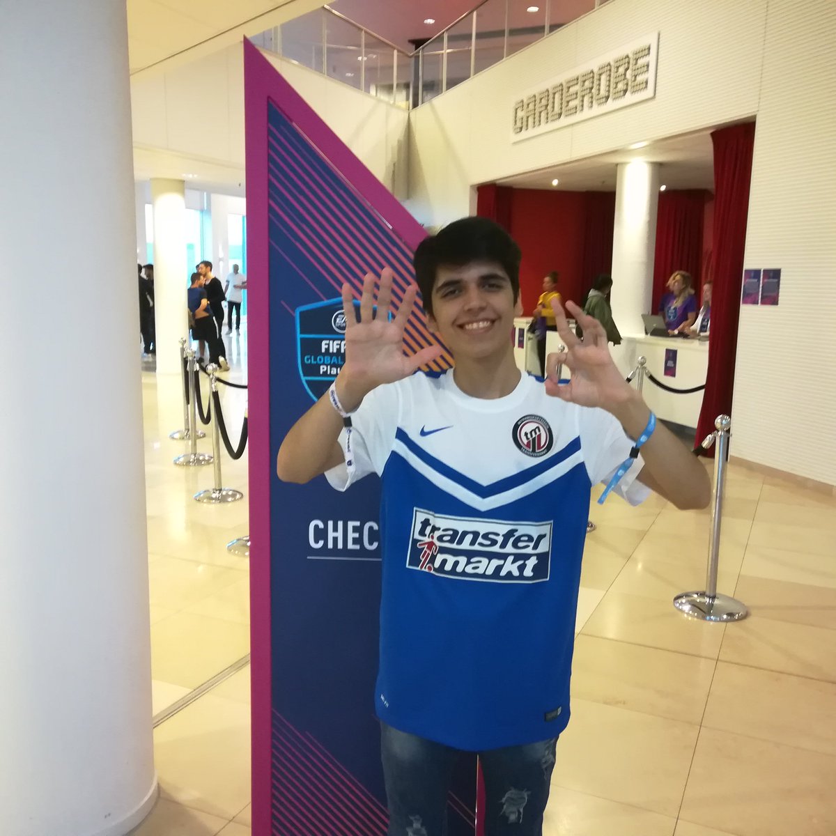 Día 1 - #1 
Day 1 - #1

#FIFAeWorldCup #amsterdaTM <a href="/TMeSports_off/">TM eSports</a>