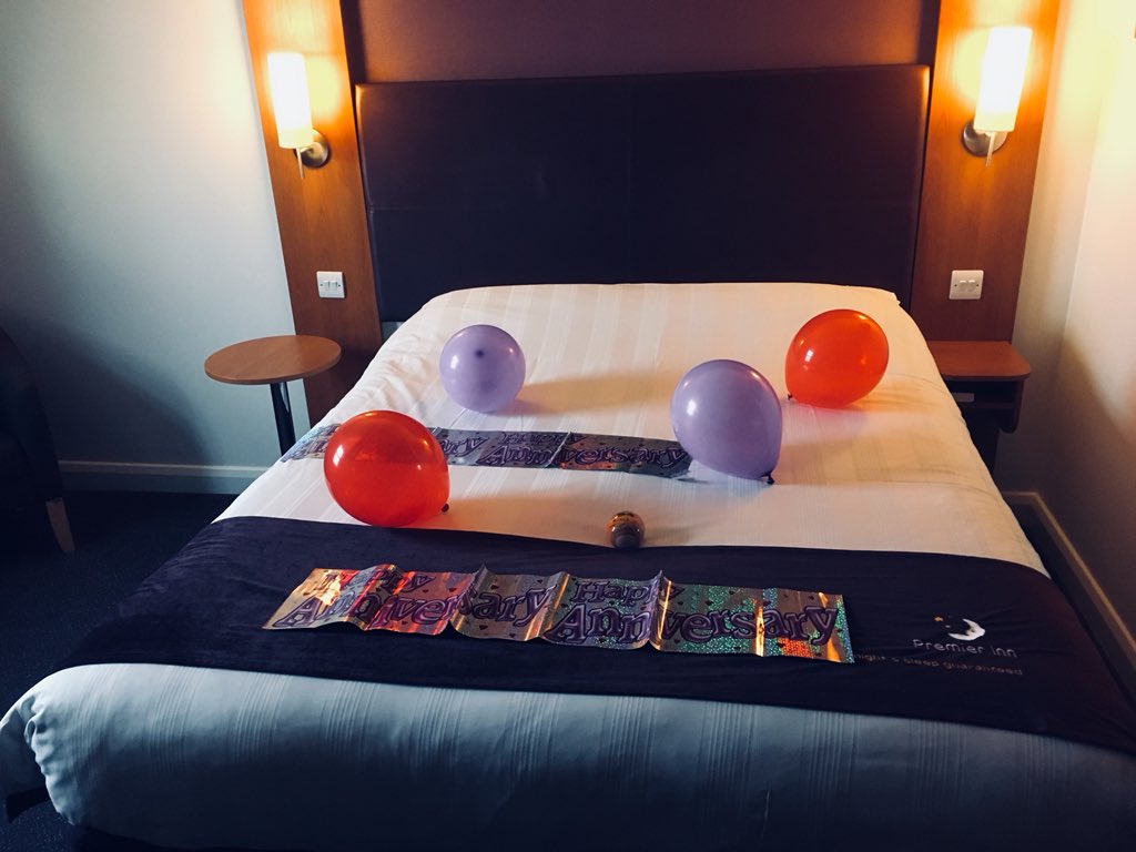 PIUlverston's tweet photo. So I’m a DM and have come to Salford Quays PI with a lovely warm welcome from Satveer and a PIWow - on a guest journey tonight and love it to pieces! #service #piwow #pitopiwow #specialtouch #warmwelcome #summerholidays @SDEBDD @Minafattahi @rocke_hannah @placemadebyyou https://t.co/jPsJD6ZPJ7