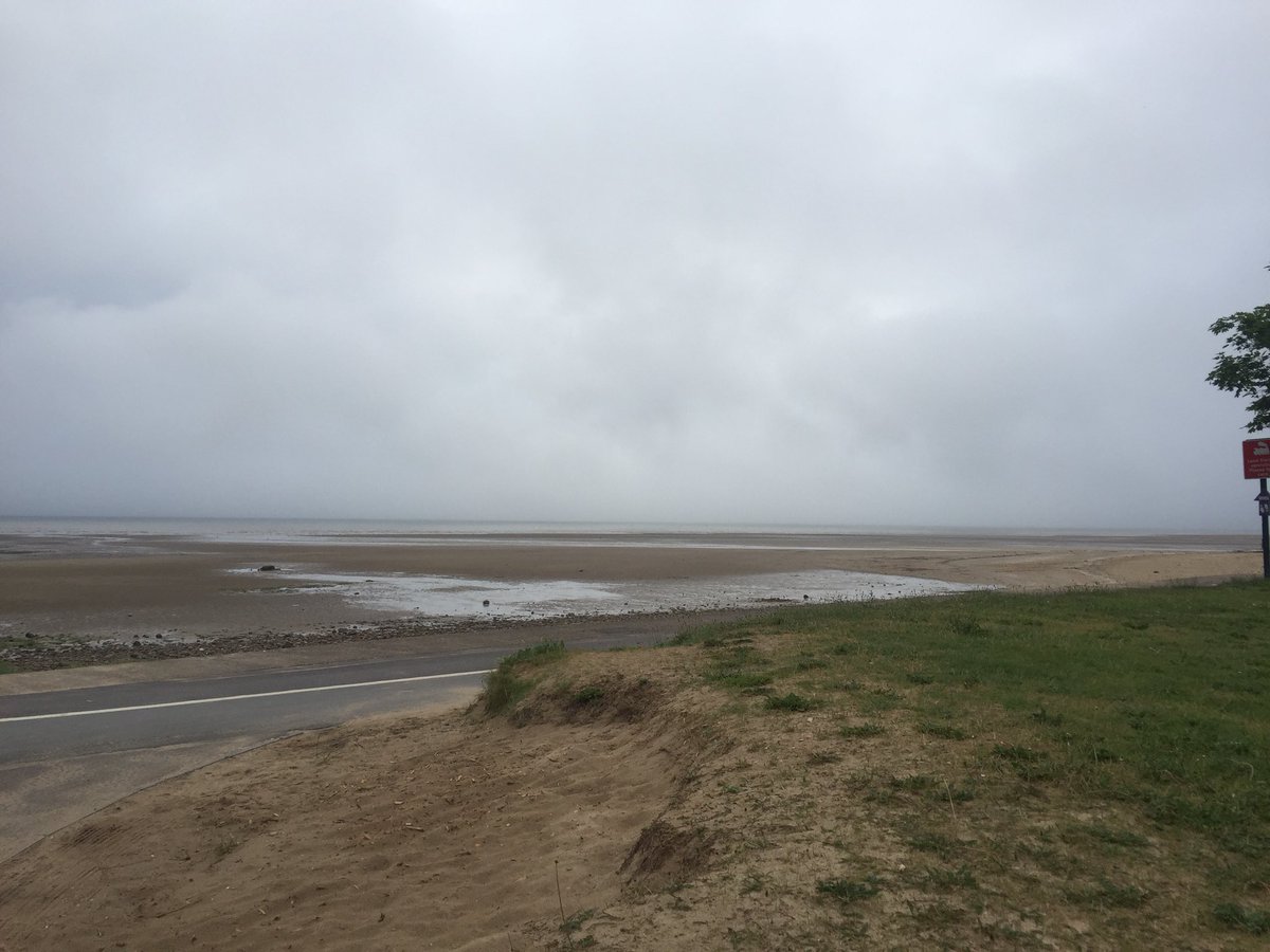 PaulBatcup's tweet photo. I really do find running is a magic pill. 

#Pontlliw to #Blackpill on a Friday summers evening. 

Fresh air ✅
Greenery ✅
Clear head ✅
Walk on the beach ✅ https://t.co/9k9m7migsp