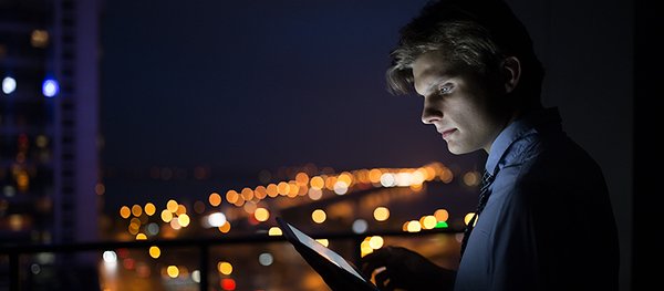 ComForVision's tweet image. New research shows a possible link between #bluelight and certain types of cancers. These helpful tips can be used in your practice for advice on alleviating #digitaleyestrain. bit.ly/2J5IxSa