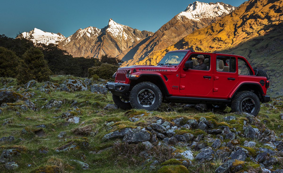 MyNewJCD's tweet photo. If you know that your #Jeep is due for a check-up or service, schedule an appointment right here for our website to ensure that it will always run at its peak performance! Don’t forget to visit MY Jeep Chrysler Dodge Ram this weekend! Click here: https://t.co/Kaj35SXXmv #TGIF https://t.co/765A4kxWtQ