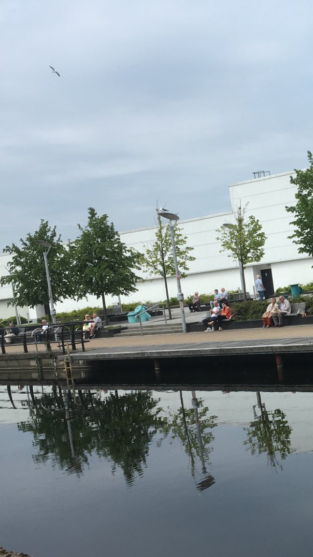 Great to see people in Clydebank out enjoying the weather at lunchtime today along the canal (before this rain finally hits). 

#Clydebank #clydebankcan #canal @ClydeShopping
