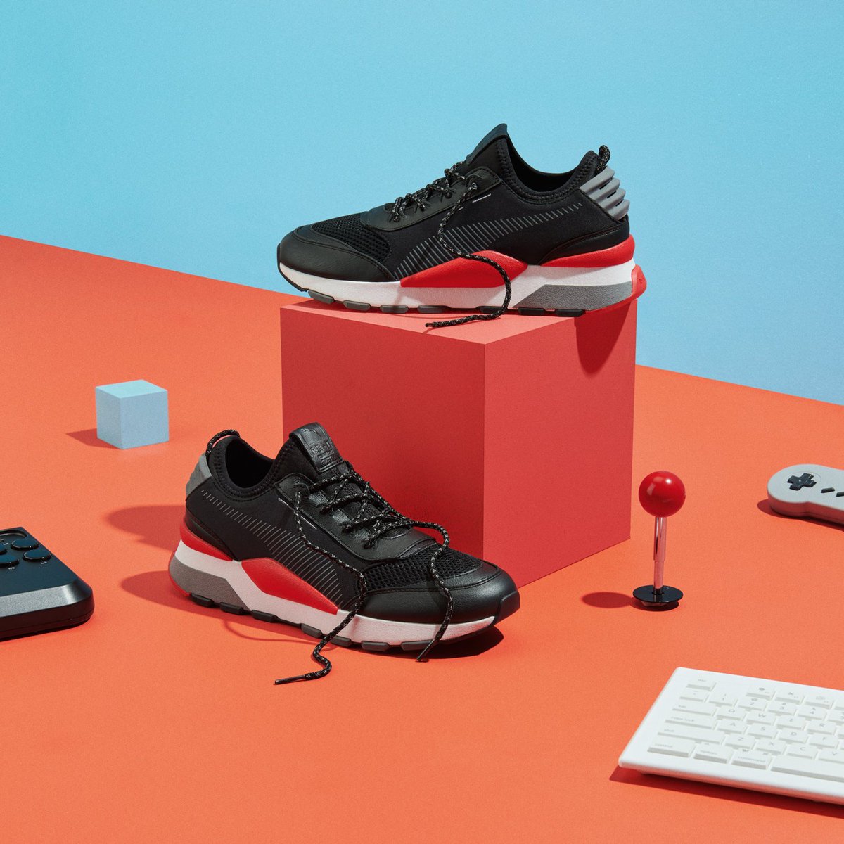 SLKTN_store's tweet photo. Game On!
Puma is dropping the next RS-0 out of the new Running System series!
The RS-0 Play Pack will be available online at midnight!
40,5 - 46 | € 110 | shoplink: https://t.co/kTzL6O6Xc4
#puma #pumaRS0 #pumaRS #runningsystem #slktn #solekitchen https://t.co/1MI0JJEeb9
