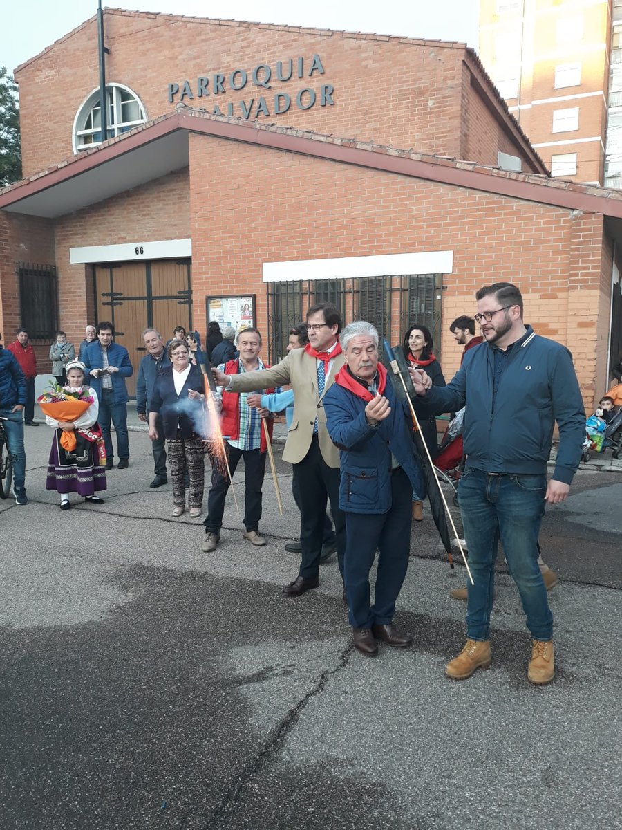 BlusasBurgos's tweet photo. Acompañando a los vecinos de #Caspicol en sus fiestas https://t.co/a6nnICycHU
