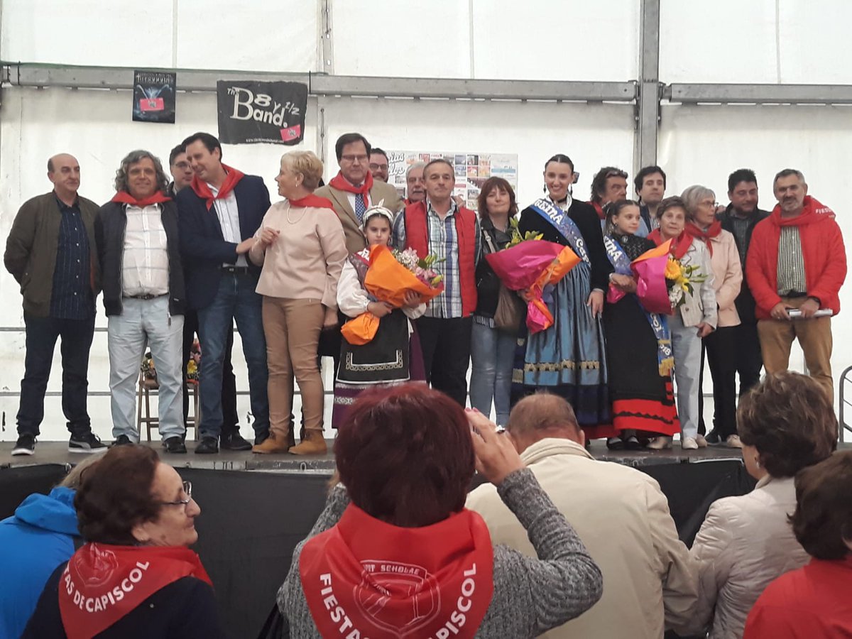 BlusasBurgos's tweet photo. Acompañando a los vecinos de #Caspicol en sus fiestas https://t.co/a6nnICycHU