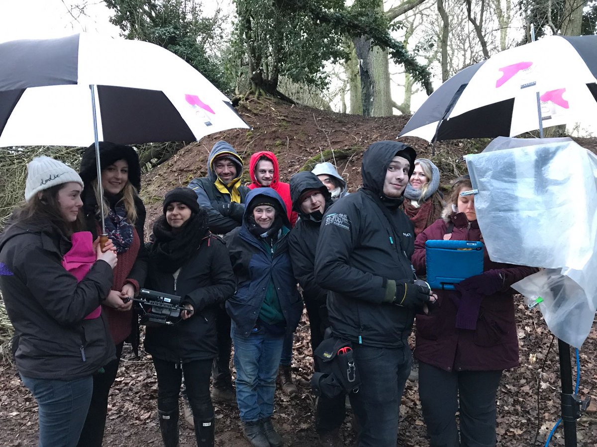 ScreenNorthants's tweet photo. Big shout out to 1 new volunteer, 1 volunteer returning from uni and 2 continuing volunteers we've had in this week! Plus to the amazing efforts of the #SNMacbeth volunteers that just keep giving #VolunteersWeek https://t.co/LjDAhAk1OU