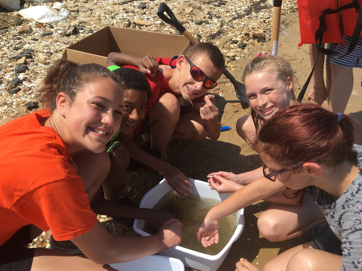 vafozzils's tweet photo. Thank you IOWEF for the SMS Stingray Ches. Bay field experience!  Students caught and classified a wide variety of organisms-big and small.  Ss took on the role of water quality chemists and walked a short nature hike...What a great day on the water!@IOWCSFoundation #iwcsSTEM https://t.co/klz2LFrF3N