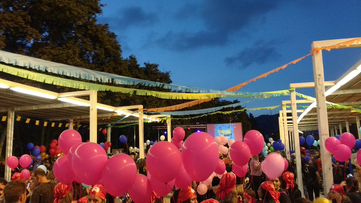 CCTrinitatVella's tweet photo. Estem de Festa Major a la Trini!!
Esteu convidats :)
@BCN_SantAndreu @bcncultura @BCNx4euros @TimeOutBCN @CcivicsBCN https://t.co/3q2qCA7L0Y