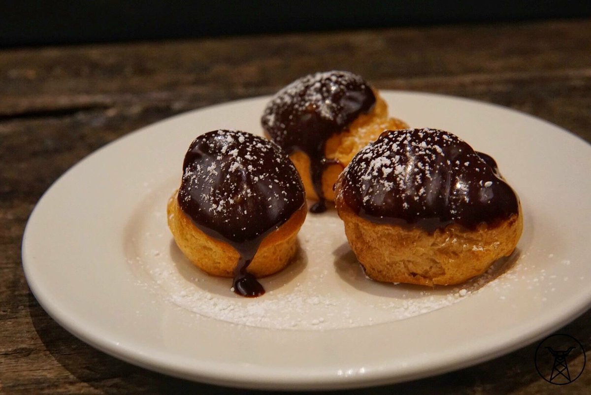 theDerrickyyc's tweet image. PEANUT BUTTER "PROFITEROLE" CREAM PUFFS 
#peanutbutter crème anglaise, #chocolate sauce

Featured #Dessert

#Joinus for dinner, well-made Cocktails and Champagne! we're open late.

#BlowOutHour 2:00pm - 6:00pm #Cocktails #GIN #Martinis #GnT #WINE #ginbar #bluesbar #lovetheD