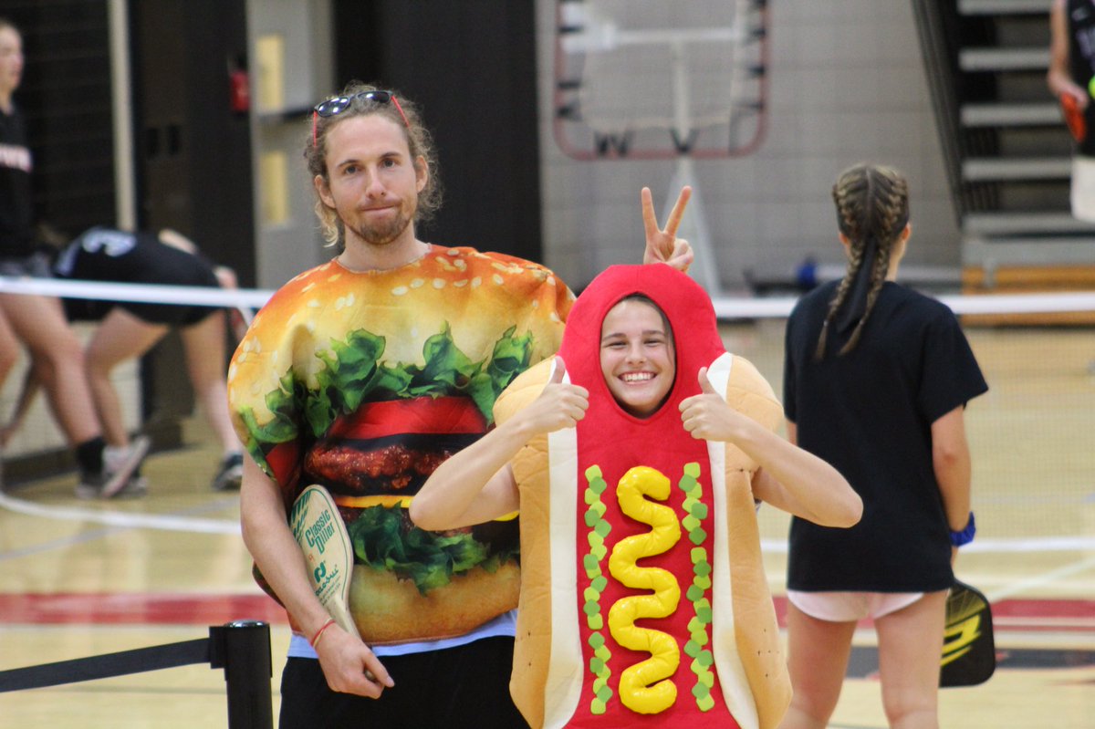 2018Khk's tweet photo. That’s a wrap, my fellow pickleballers !! See ya on the courts in 2019 https://t.co/1nb85HIe8N