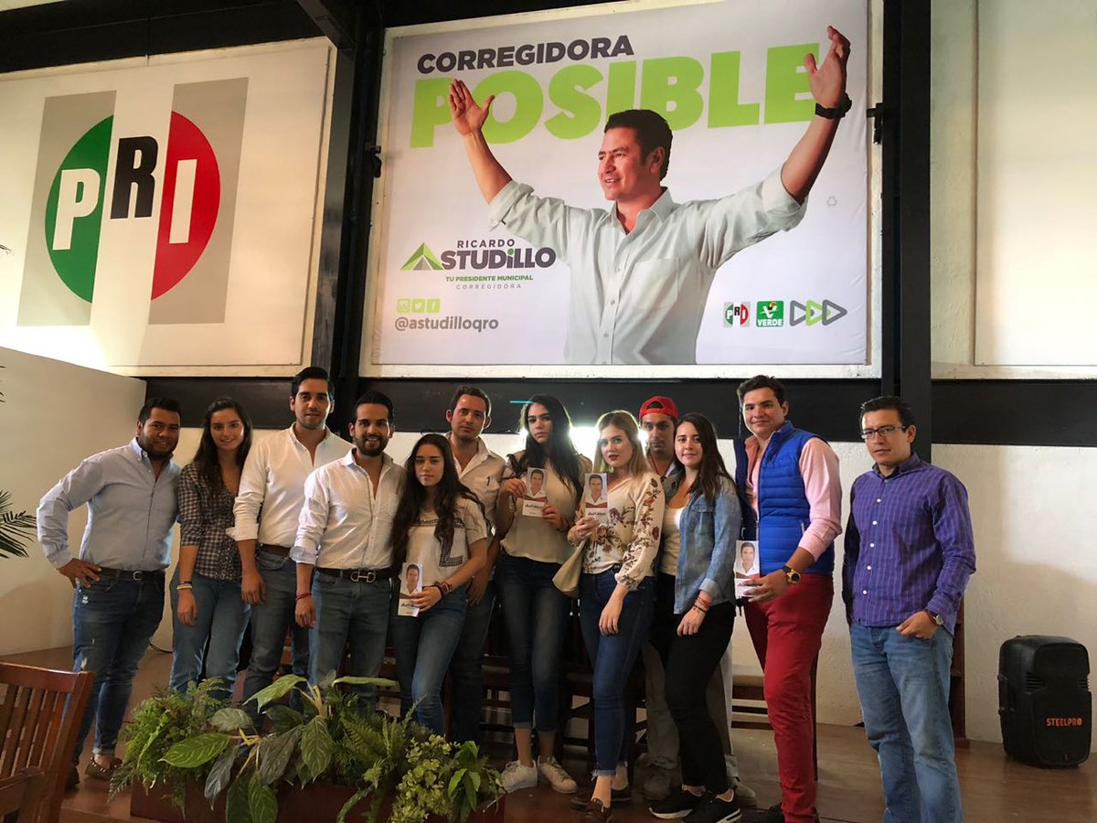 astudilloqro's tweet photo. Les doy la bienvenida a este proyecto al grupo de jóvenes universitarios, liderados por @AndresorozcoMX que se suman a nuestra campaña por un #CorregidoraPosible. Porque para generar un cambio es necesario sumar la fuerza de todas y de todos. ¡Vamos más fuertes que nunca! https://t.co/U1U1Dbm8oh