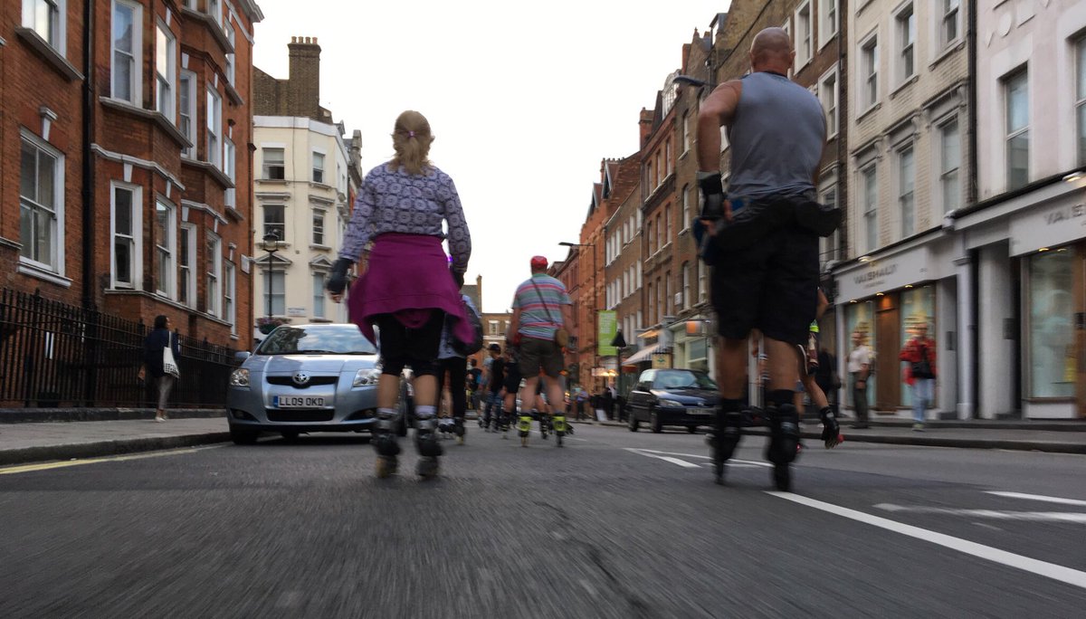 Perfect night for a Friday night skate in London with <a href="/lfns/">LFNS & Sunday Stroll</a> 👌🏼
