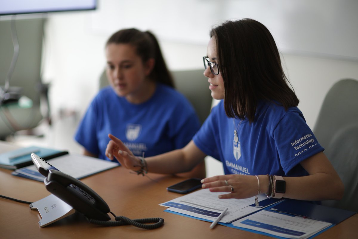 ecinfotech's tweet image. We have officially begun the hiring process for Fall student employees! 

To learn more about the job and get informed on our application process, please contact Emily Ryan at ryane@emmanuel.edu

@ECStudentGov @EmmanuelCollege @emmanuellibrary