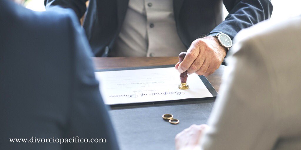 Cuando se trata de resolver el conflicto, las frases como "tú siempre haces lo mismo aunque sabes que me molesta", "nunca oyes lo que te digo" o "nunca me dices la verdad", aumentan la confrontación en lugar de disminuirla.
#Mediación #Conciliación #Negociación