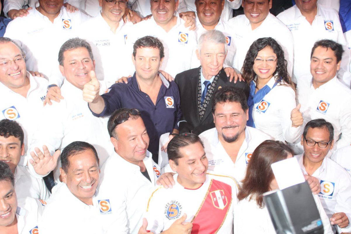 magdaterry's tweet photo. Hoy nuestro candidato a Lima @Renzo_Reggiardo presentó a sus 37 candidatos distritales, regidores y equipo técnico. Contamos con profesionales de lujo y estoy segura que juntos podremos hacer de Lima una ciudad segura y con calidad de vida para sus vecinos. #MagdaTerry #PPS https://t.co/DSOLGN8Boe