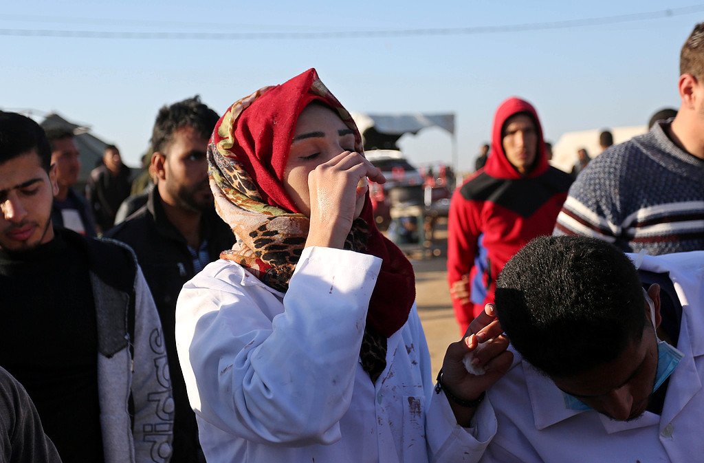 MorshedSMS's tweet image. Zianist sniper brutally killed volunteer paramedic #angelofmercy Razan AlNajjar today in #Jerusalem 

would you like to let your sisters die like this? @usembassyjlm @Saudi_Gazette @anadoluagency

#GreatReturnMarch #Gaza #Nakba70