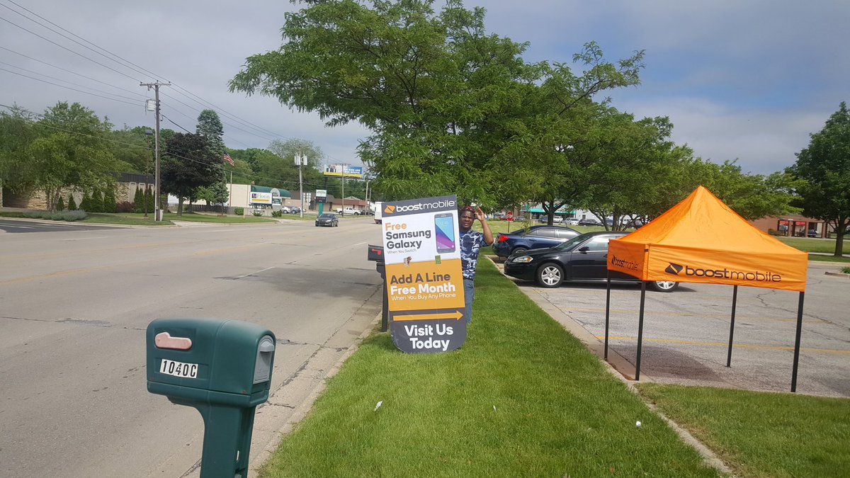 hut3dg's tweet photo. Pay &amp; Go Wireless in Benton Harbor owning their mile @MarcecoAlex @Hanaee1 @airpage2001 @tonywagner29 @kassie_1545 https://t.co/ssKAfHgjo1