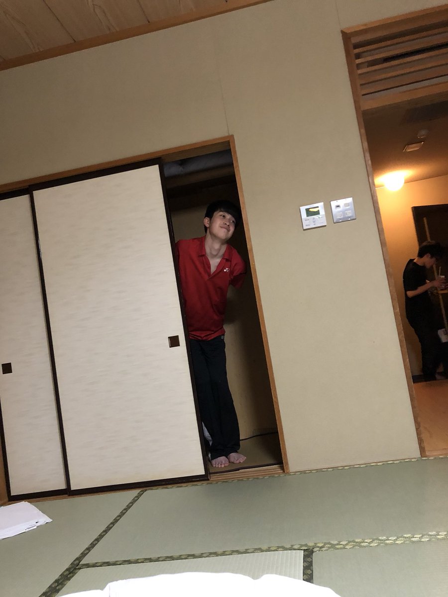 yurihpad's tweet photo. 中学から始めたバドミントン人生が終わりを迎えました
中学、高校と最高のメンバーと部活ができてとにかく楽しかった！
この6年間で関わってくれた人たちには感謝しかないです
南中水商バド部ありがとう！！！ https://t.co/BLaNkhRGeJ