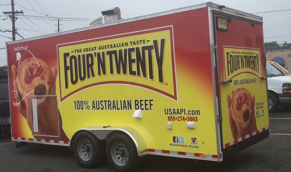usaapiAMERICA's tweet photo. It's here! Our #pietrailer is officially open ๐๐
First stop: Collegiate Rugby Championship in Chester, PA
@TalenEnergyStdm
Very hot โ๏ธ day but lots got to enjoy a #FourNTwenty ๐
We are here June 2 & 3 @USASevensRugby https://t.co/ZPMoHXHGju