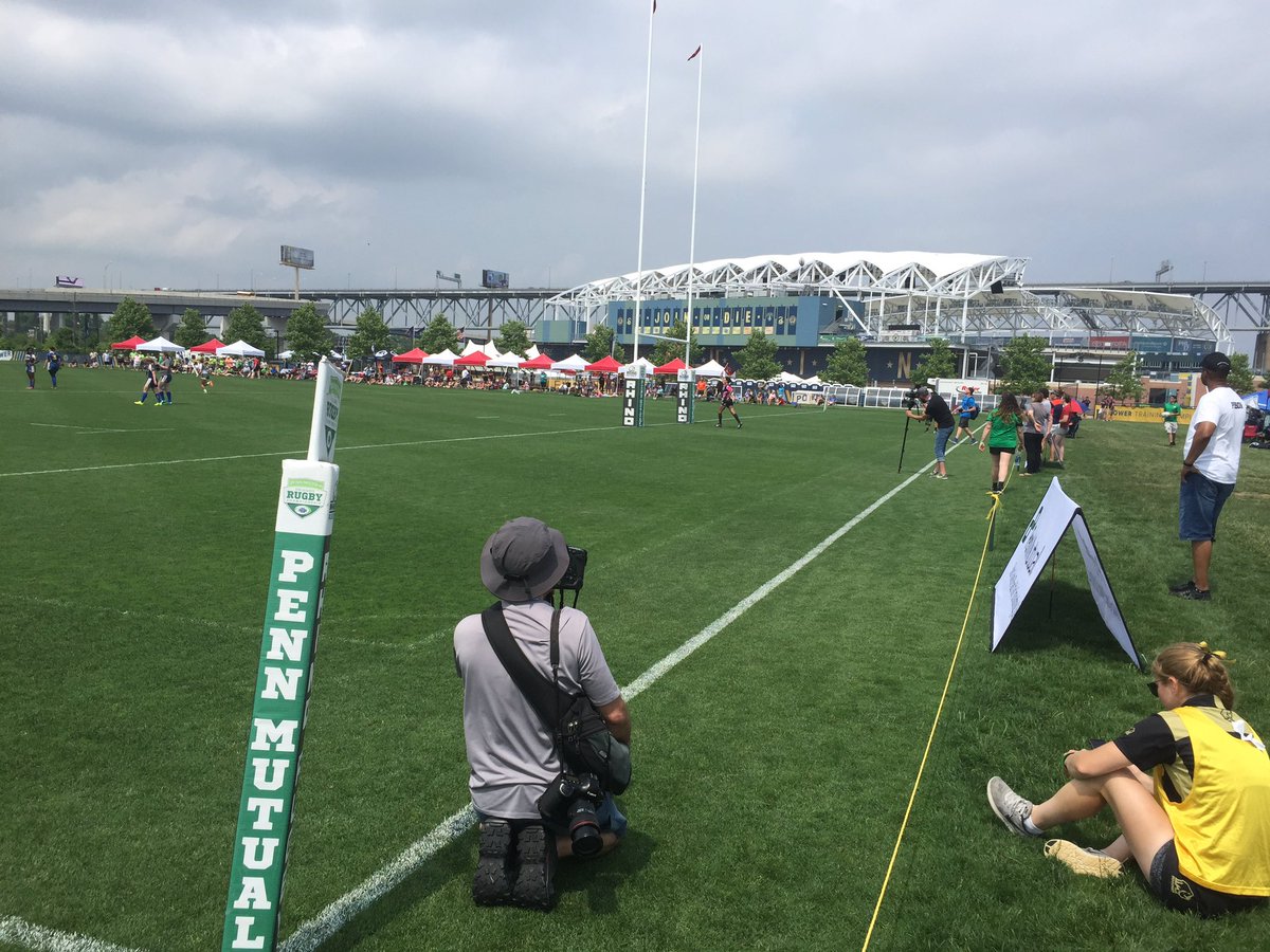 usaapiAMERICA's tweet photo. It's here! Our #pietrailer is officially open ๐๐
First stop: Collegiate Rugby Championship in Chester, PA
@TalenEnergyStdm
Very hot โ๏ธ day but lots got to enjoy a #FourNTwenty ๐
We are here June 2 & 3 @USASevensRugby https://t.co/ZPMoHXHGju